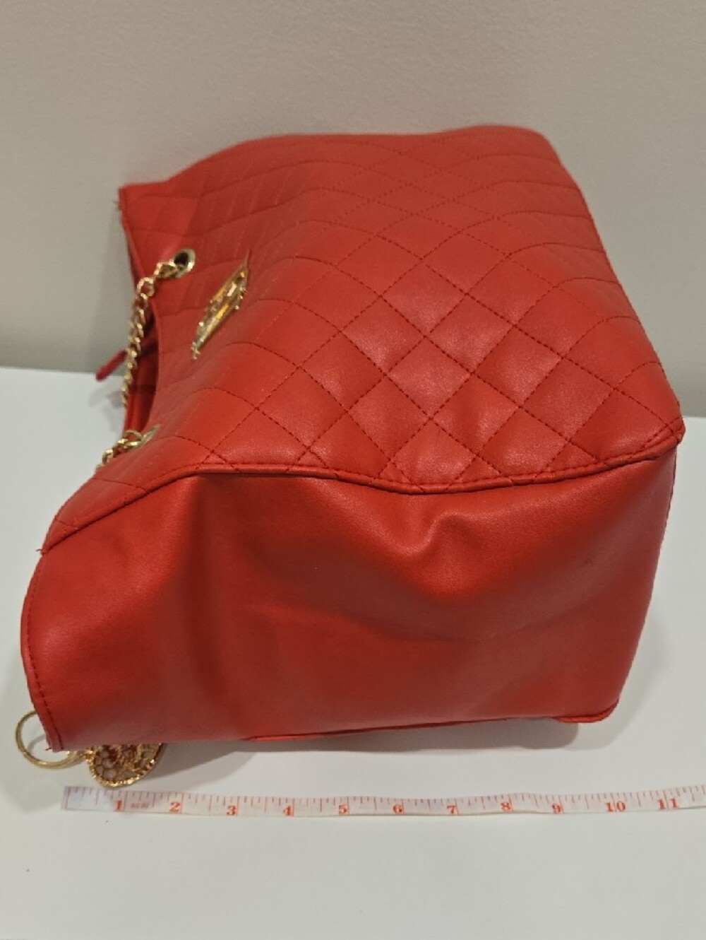 Badgley Miscka Red Quilted Tote Bag with Gold Chain Handles And Heart Key Chain - Picture 13 of 16